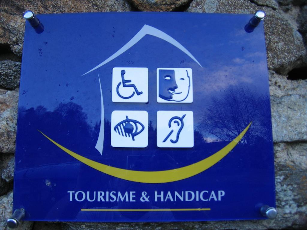 La Ferme Des Genets Bed & Breakfast Medeyrolles ภายนอก รูปภาพ