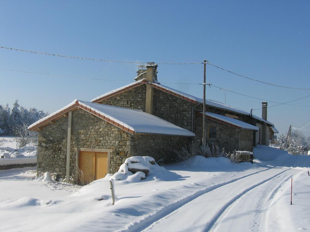La Ferme Des Genets Bed & Breakfast Medeyrolles ภายนอก รูปภาพ