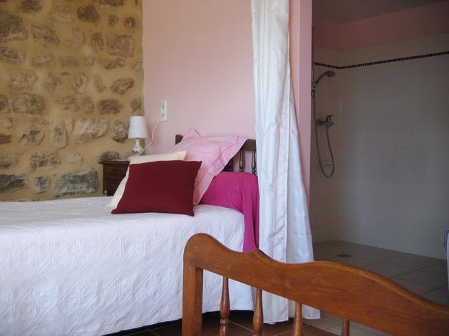 La Ferme Des Genets Bed & Breakfast Medeyrolles ห้อง รูปภาพ