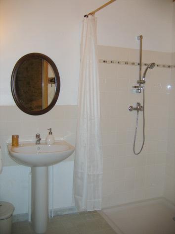 La Ferme Des Genets Bed & Breakfast Medeyrolles ภายนอก รูปภาพ