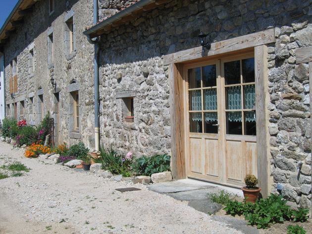 La Ferme Des Genets Bed & Breakfast Medeyrolles ภายนอก รูปภาพ